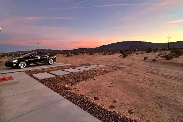 Serene Modern Home Backdoor With Great Wifi, Games, Movies, Patio Seating And Bbq Easy Access To North Joshua Tree National Park In 10 Minutes Twentynine Palms Esterno foto