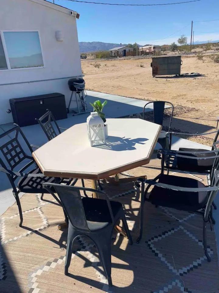 Serene Modern Home Backdoor With Great Wifi, Games, Movies, Patio Seating And Bbq Easy Access To North Joshua Tree National Park In 10 Minutes Twentynine Palms Esterno foto