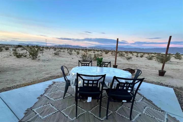 Serene Modern Home Backdoor With Great Wifi, Games, Movies, Patio Seating And Bbq Easy Access To North Joshua Tree National Park In 10 Minutes Twentynine Palms Esterno foto