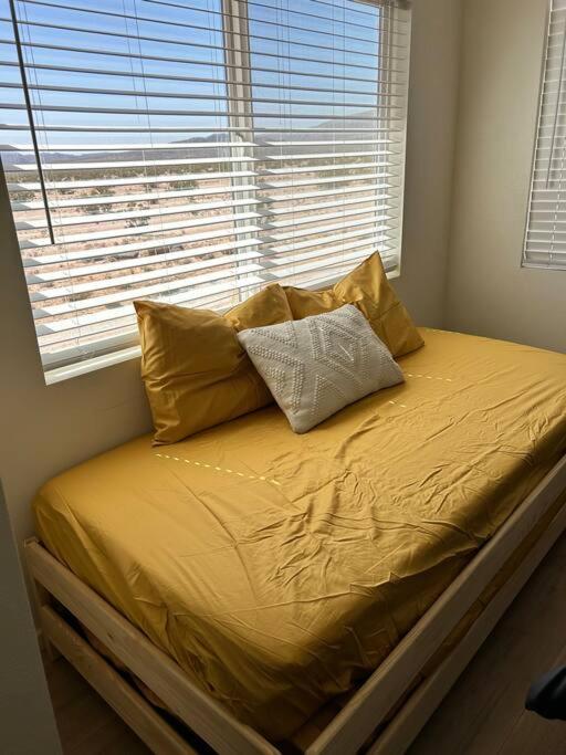 Serene Modern Home Backdoor With Great Wifi, Games, Movies, Patio Seating And Bbq Easy Access To North Joshua Tree National Park In 10 Minutes Twentynine Palms Esterno foto