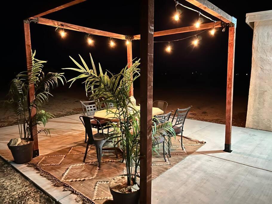 Serene Modern Home Backdoor With Great Wifi, Games, Movies, Patio Seating And Bbq Easy Access To North Joshua Tree National Park In 10 Minutes Twentynine Palms Esterno foto